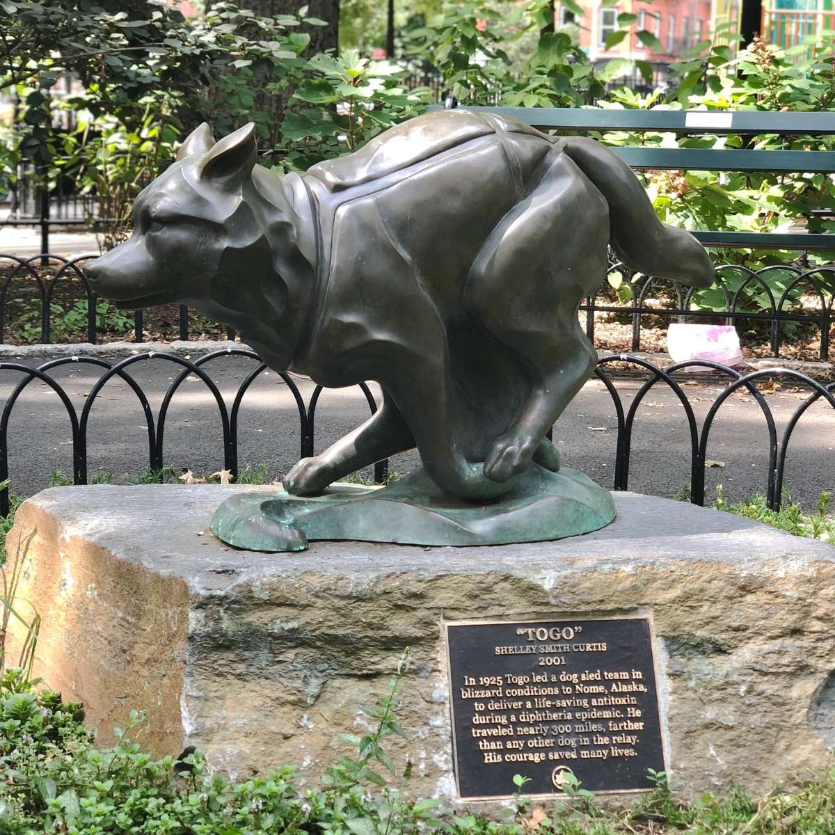 Togova socha v Seward Parku na Manhattane v New Yorku. (Foto: Seward Park Conservancy, fb)